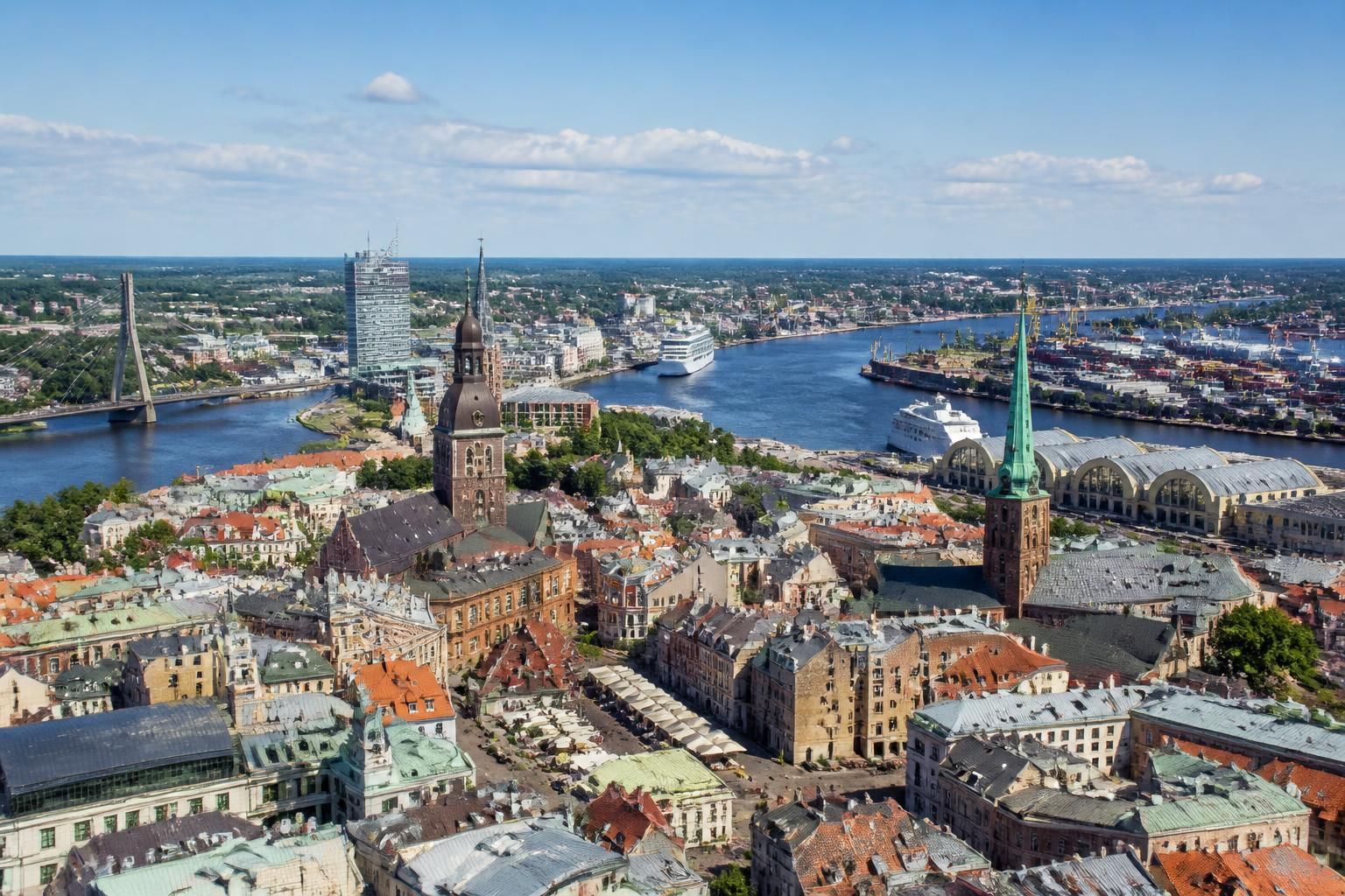 découvrez les avantages fiscaux pour les entreprises françaises lors de l'implantation d'une filiale à riga et comment optimiser votre présence en lettonie.